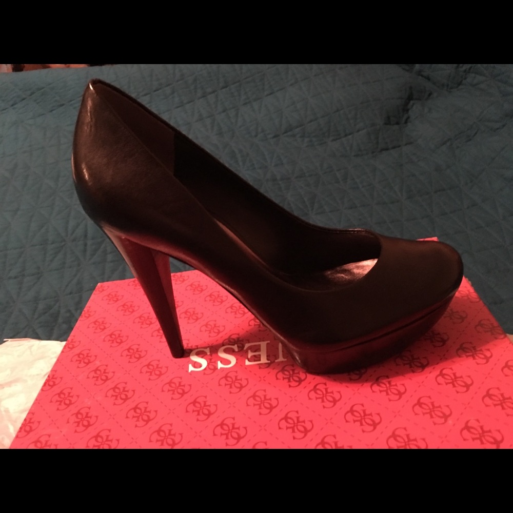 Women’s Guess heels